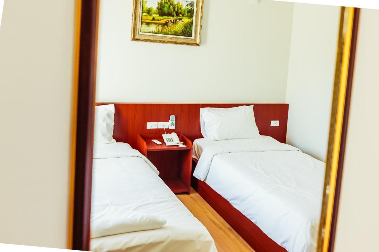 ויינטיאן Douangpraseuth Hotel מראה חיצוני תמונה